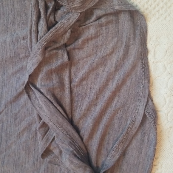 Size small 3/4 sleeve Dolan Left Coast Collection boat neck ruffle top - Picture 2 of 5